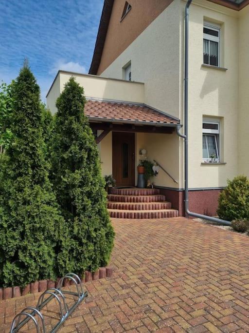 Ferienwohnung *Zur Weinbergstrasse* Lauta Buitenkant foto